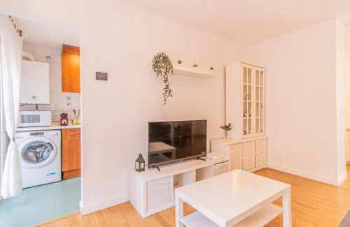 Abena Apartamento | Pyrenees Escape with Terrace and BBQ