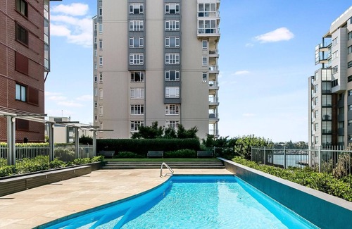 Pyrmont Apartamento | Pyrmont - BOW66 - Bowman Street - Spacious 3BR in Jacksons Landing with Balcony, Views Resort Facilities