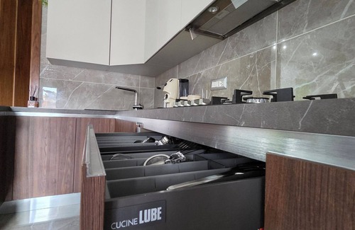 Crotone Apartamento | Pythagoras Apartment located in the main town square and close to the sea.