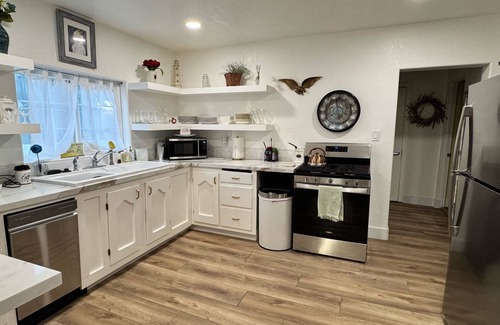 Susanville Casa | Charming 1-bedroom upper unit. Renovated home walking distance to shops & eats