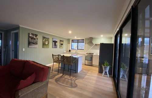 Budgee Budgee Cabina | Q1 on Crestview, Adorable 1 Bedroom Farm Stay Cabin