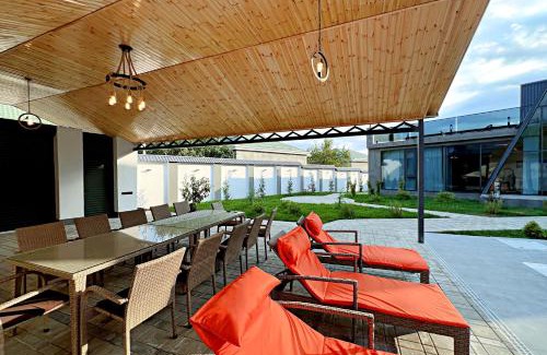 Gabala Villa | Qafqaz Palm A-Frame Retreat