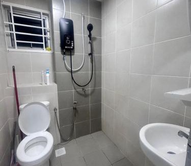 Dengkil Casa | Qaisara homestay near KLIA, Splashmania PICC putrajaya & cyberjaya
