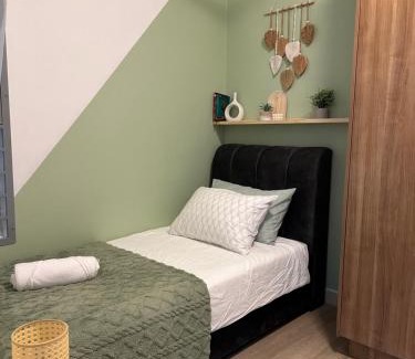 Kota Warisan Apartamento | Qaseh Ain Homestay KLIA Transit & Staycation