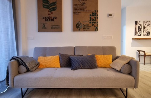 Mion - Puigberenguer - Miralpeix Apartamento | QEhome, confort y parking en el centro de Manresa