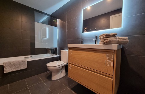 Mion - Puigberenguer - Miralpeix Apartamento | QEhome, confort y parking en el centro de Manresa