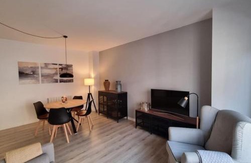 Poble Nou Apartamento | QEhome - confort, parking y cargador EV en el centro de Manresa