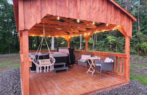 Hammondsport Casa | QKA Sunset Hideaway! Located in the Heart of the Finger Lakes Wine Trail.