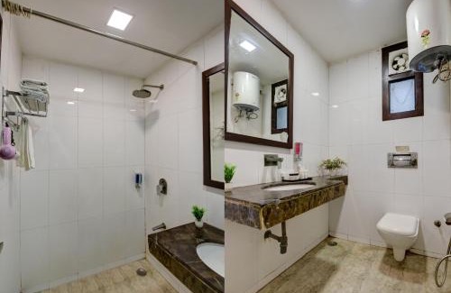Delhi Hotel | Qotel Comfort AT Residency Kaushambi Anand Vihar