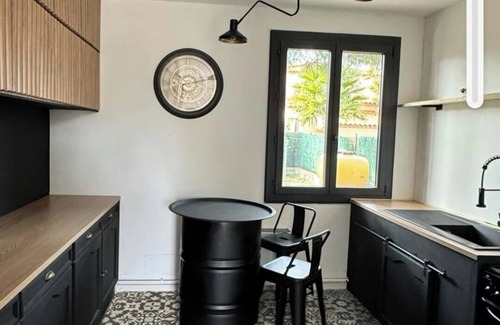 Saint-Hippolyte Casa | Quiet, renovated house. Pets welcome.