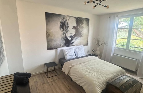 Saint-Hippolyte Casa | Quiet, renovated house. Pets welcome.