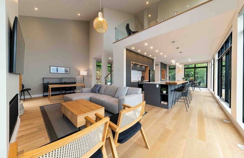 Les Eboulements Chalet De Esquí | Quai Perché - Forest Escape, River views & Hot Tub