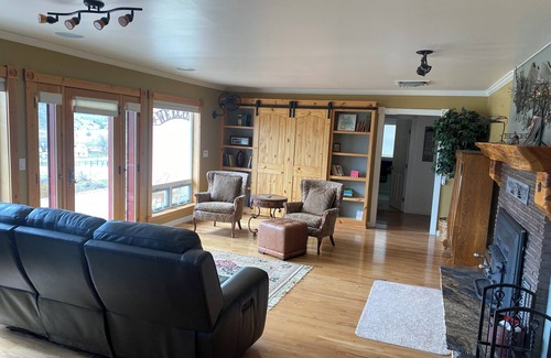 Montague Otro | Quail Ridge Ranch 2-bdroom with panoramic views of Mt Shasta and Shasta Valley