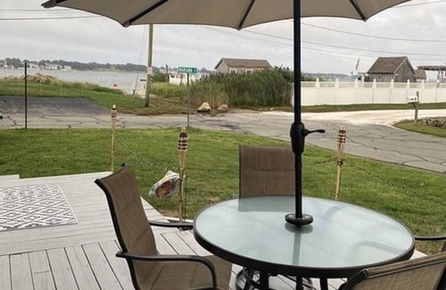 New Bedford Casa | Quaint 1 Bed 1 bath private beach home. Long term renters welcome for winter!