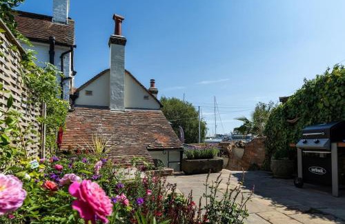 New Forest District Casa | Quaint 18th Century Cottage in Lymington