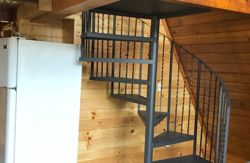 Spencer Cabina | Quaint 2-bedroom waterfront Aframe cabin