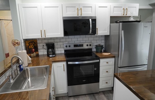Fulton Apartamento | Quaint 2BR/2BA Apartment – Rustic Country Charm in the Heart of Downtown Fulton
