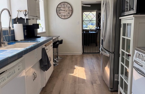 Sunset Park Casa | Quaint 3-bedroom house with AC in Santa Monica