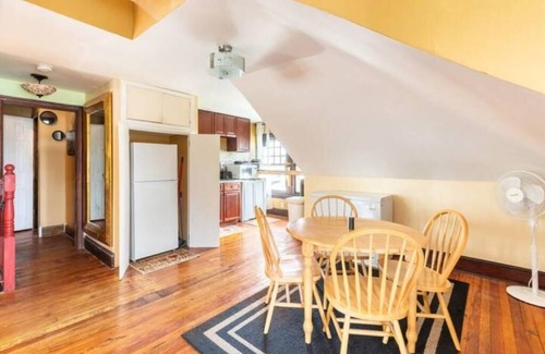 Upper Darby Apartamento | Quaint 3rd Floor Loft