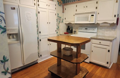 College Hill Casa | Quaint 4-bedroom home located in Wichita’s adorable College Hill