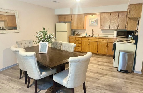 River Falls Apartamento | Quaint and Close to Town