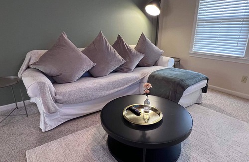 Rosewood Condominio | Quaint and cozy 2 Bed, 1 Bath