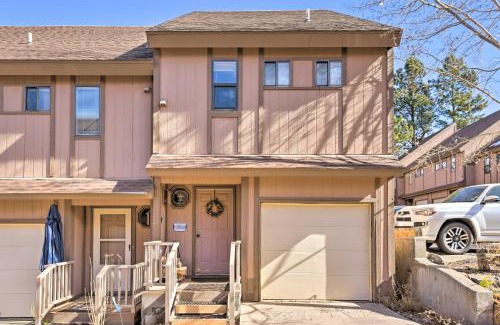 Angel Fire Casa | Quaint Angel Fire Townhome half Mi to Ski Slopes!