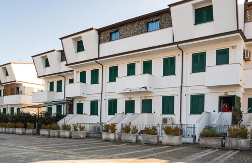 Santa Marina Apartamento | Quaint Apartment in Policastro Bussentino with Terrace