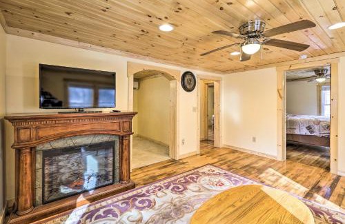 Boone Casa | Quaint Appalachian Getaway about 2 Mi to Boone!