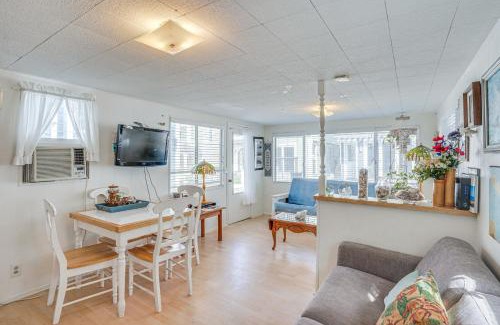 Avalon Casa | Quaint Avalon Cottage Less Than Half-Mi to Beaches!