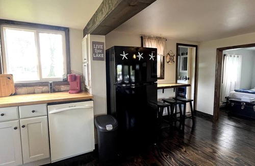 Gypsum Apartamento | Quaint Bay Cottage Retreat W/ Sunsets & Hot Tub