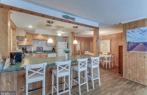 Rehoboth by the Sea Cabaña | Quaint Beach Block Cottage, 100 steps to the beach