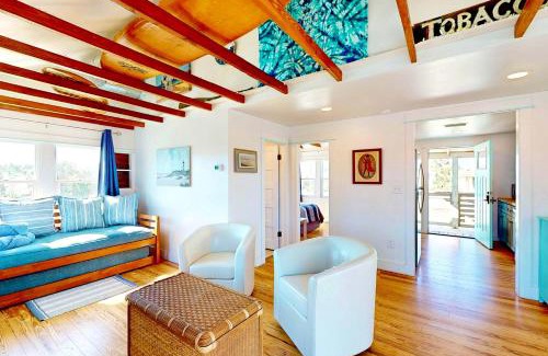Vilano Beach Casa | Quaint Beach View St Aug Home - Lasolas