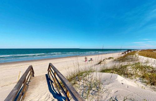 Vilano Beach Casa | Quaint Beach View St Aug Home - Lasolas
