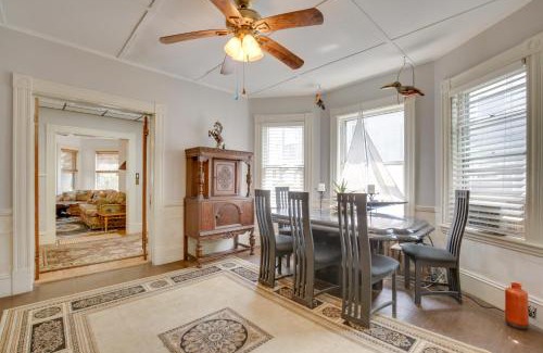 Beverly Casa | Quaint Beverly Townhome Walk to Beach and Downtown!