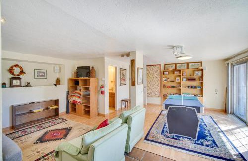 Whispering Forest Casa | Quaint Big Bear Home with Hot Tub 4 Mi to Skiing!