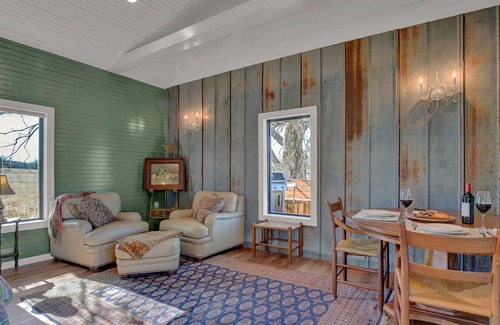 Albert Cabina | Quaint Cabin! - Next to Famous Town of Albert!