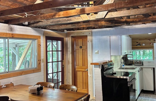 North Frontenac Cabina | Quaint Cabin on Kash