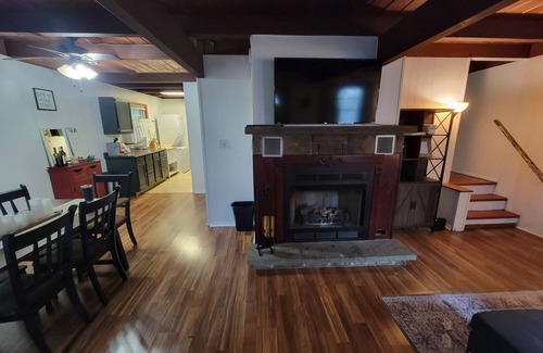 Tobyhanna Chalet De Esquí | Quaint Chalet Home in Tobyhanna! 10minutes to Kalahari, Camelback and Great Wolf