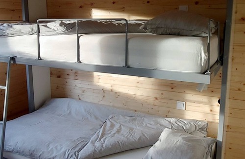 Lovinac Chalet De Esquí | Pintoresco Chalet en Drenovac Radučki entre los Árboles