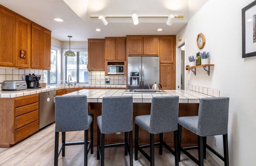 Palo Alto Casa | Quaint & Charming 4BR Tranquil Palo Alto Retreat