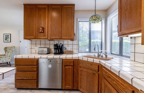 Palo Alto Casa | Quaint & Charming 4BR Tranquil Palo Alto Retreat