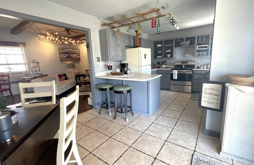 Weston Casa | Quaint Coach House on 50 acre horse ranch