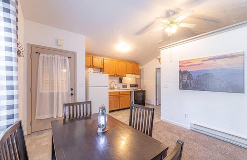 Christopher Creek Casa | Quaint condo retreat 12 Ridgeview Condo