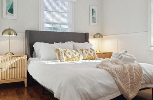 Mount Pleasant Casa | Quaint Cottage-Great Location with Hot Tub!