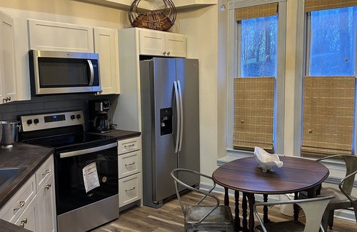 Pegram Cabaña | Quaint Cottage in the Woods 20 minutes to Downtown