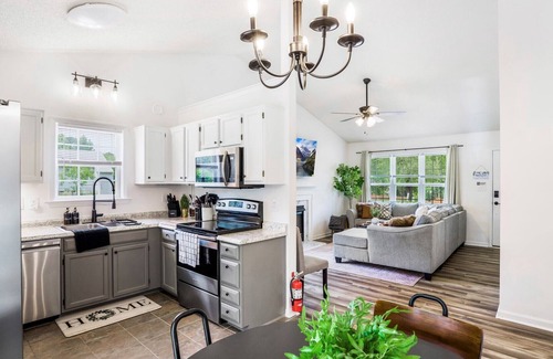 Holly Springs Casa | Quaint Cottage of Holly Springs