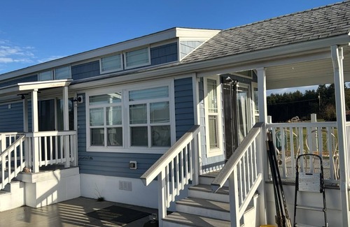 Port Angeles Cabaña | Quaint Cottage on Peaceful Pasture: Towne & Country Living Agnew Mountain View 2