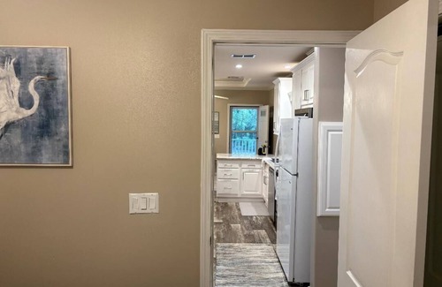 Crystal River Cabaña | Quaint cottage tucked away in Crystal River. 1 Bedroom 1 Bath.