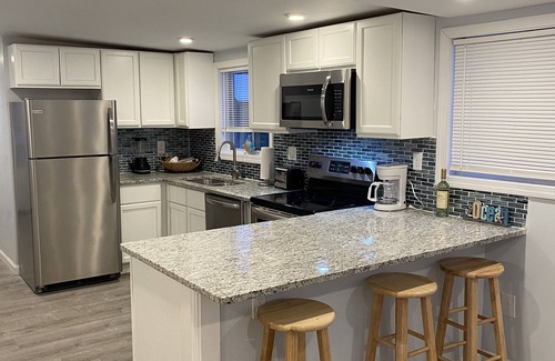 North Kingstown Casa | Quaint cottage one block from water